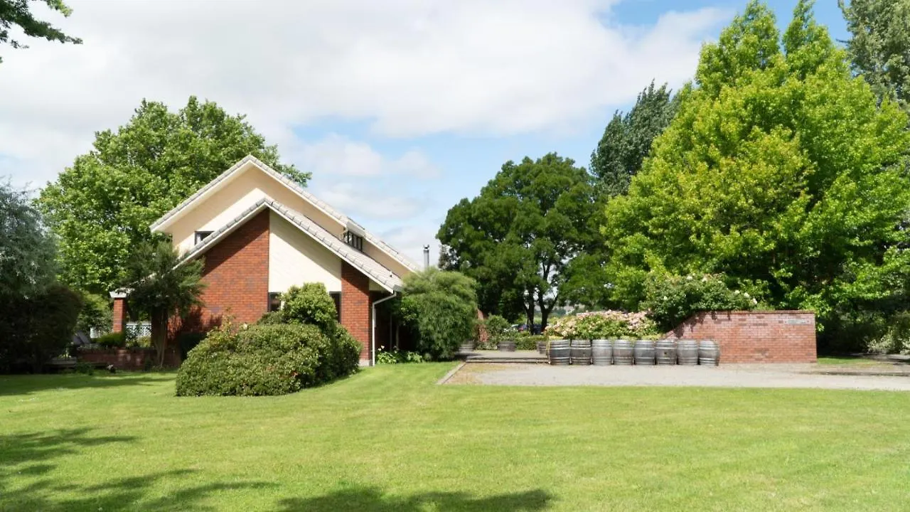 Fairhall Guest Lodge Woodbourne