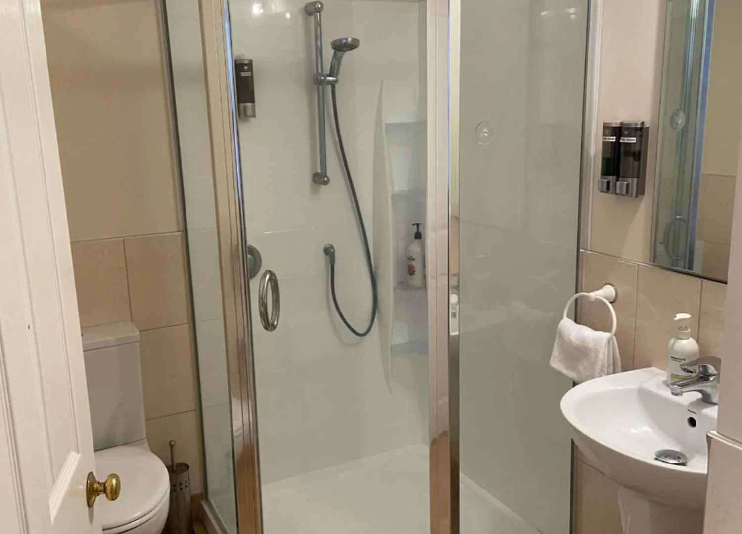 Fairhall Guest Lodge Woodbourne
